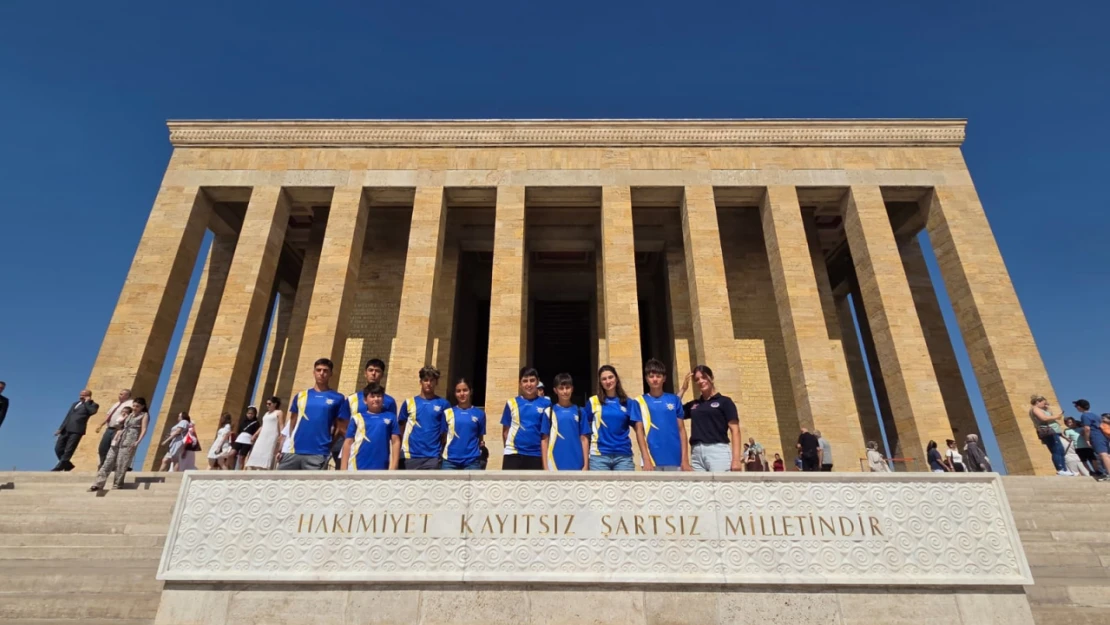 TED Edirne Koleji Kürek Kulübü'nden Anıtkabir'e ziyaret