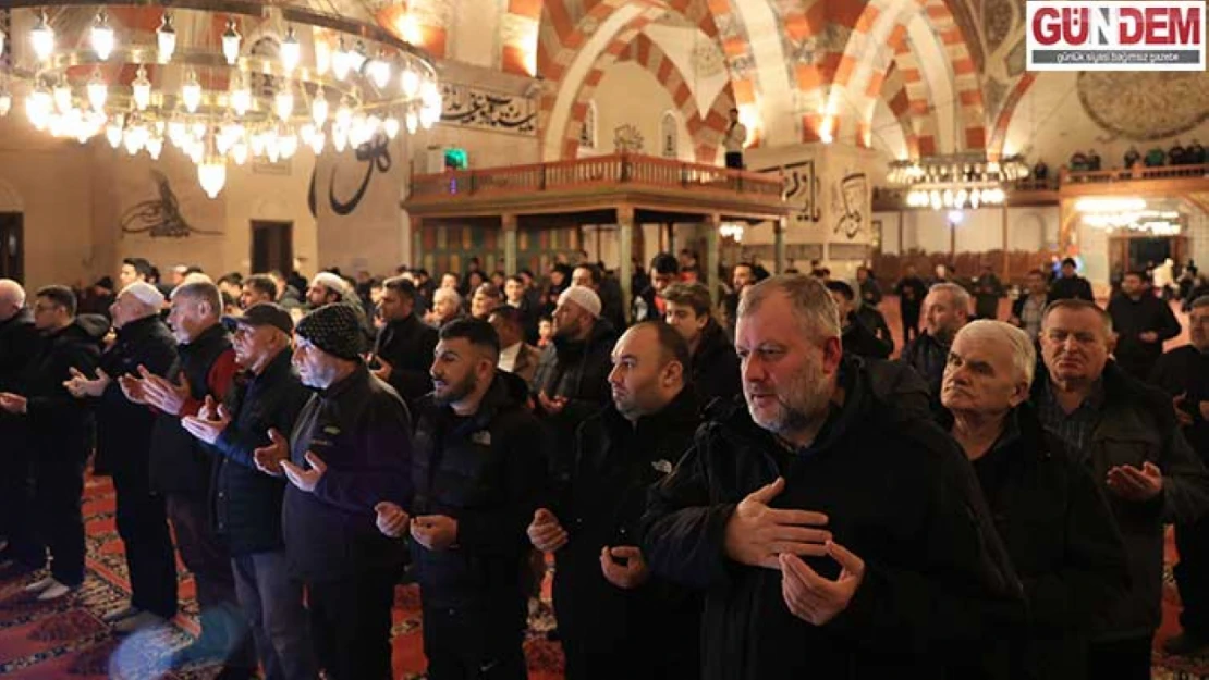 Trakya'daki camilerde Berat Kandili dualarla idrak edildi