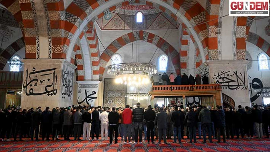 Trakya'daki camilerde ramazanın ilk cuma namazı kılındı