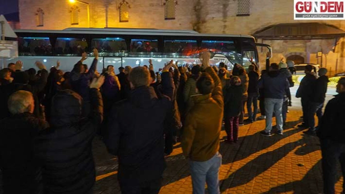 Umreciler Dualarla Uğurlandı