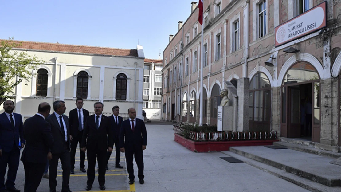 Vali Sezer, okulun dış cephe bakım ve onarımı için talimat verdi 