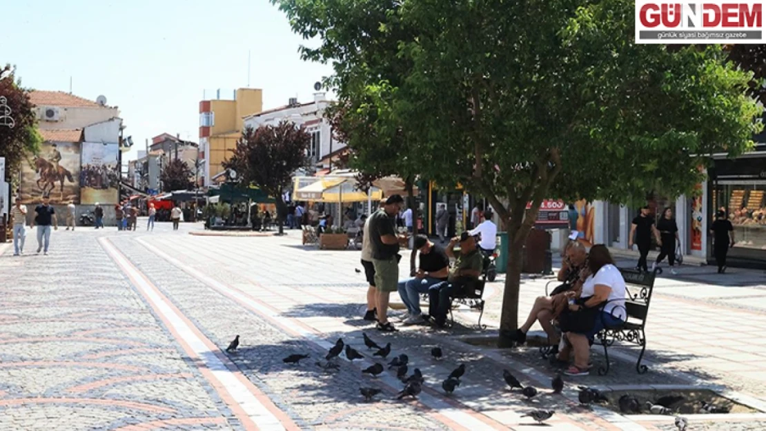 Yağmur yerini tekrar sıcak havaya bıraktı