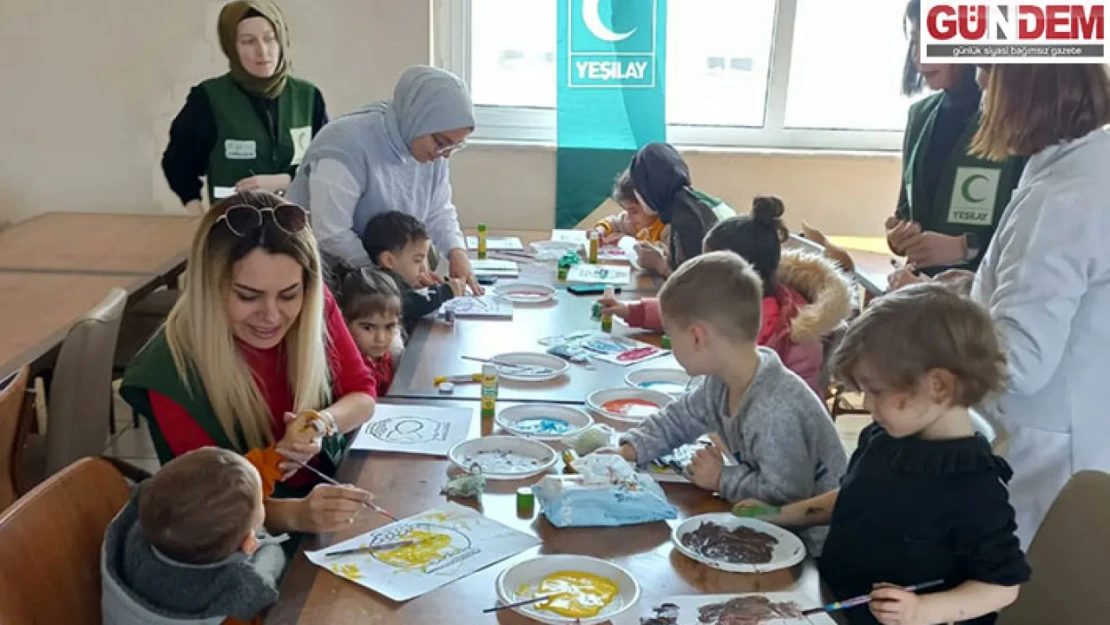 Yeşilay Edirne şubesi depremzede ailelere destek oluyor