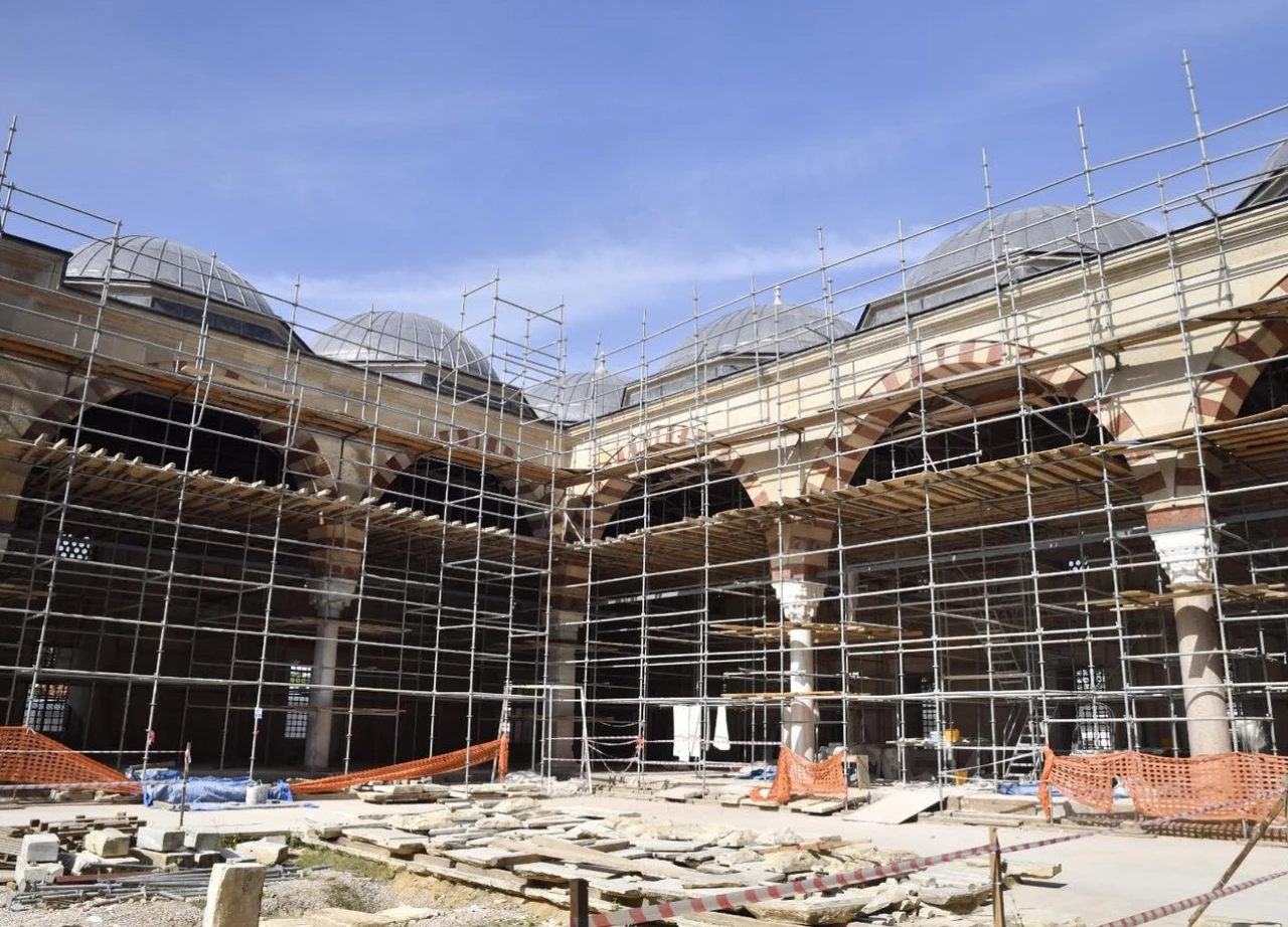 Vali Sezer, Selimiye'de incelemede bulundu