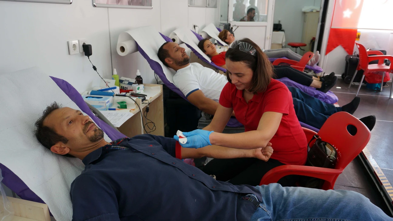 Önce yemek, sonra kan