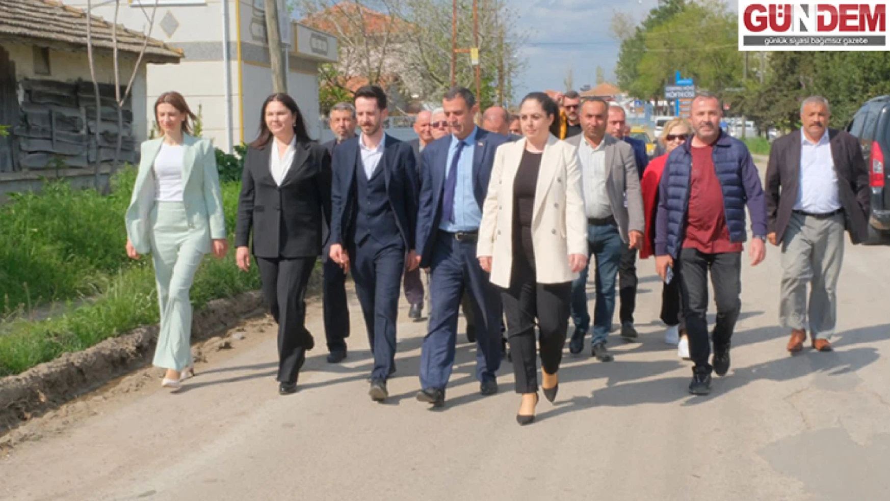 AK Parti Milletvekili adayları bayramda köy köy gezdiler