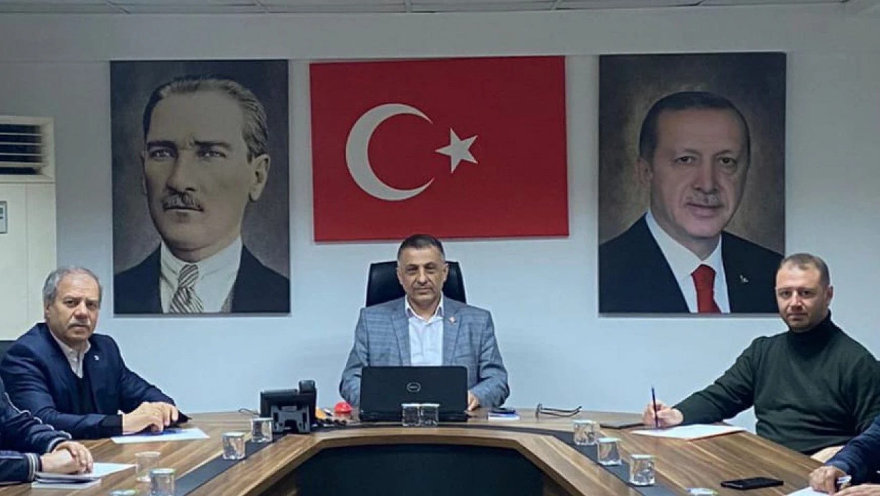 AK Parti SKM başkanlığına Karadağ seçildi