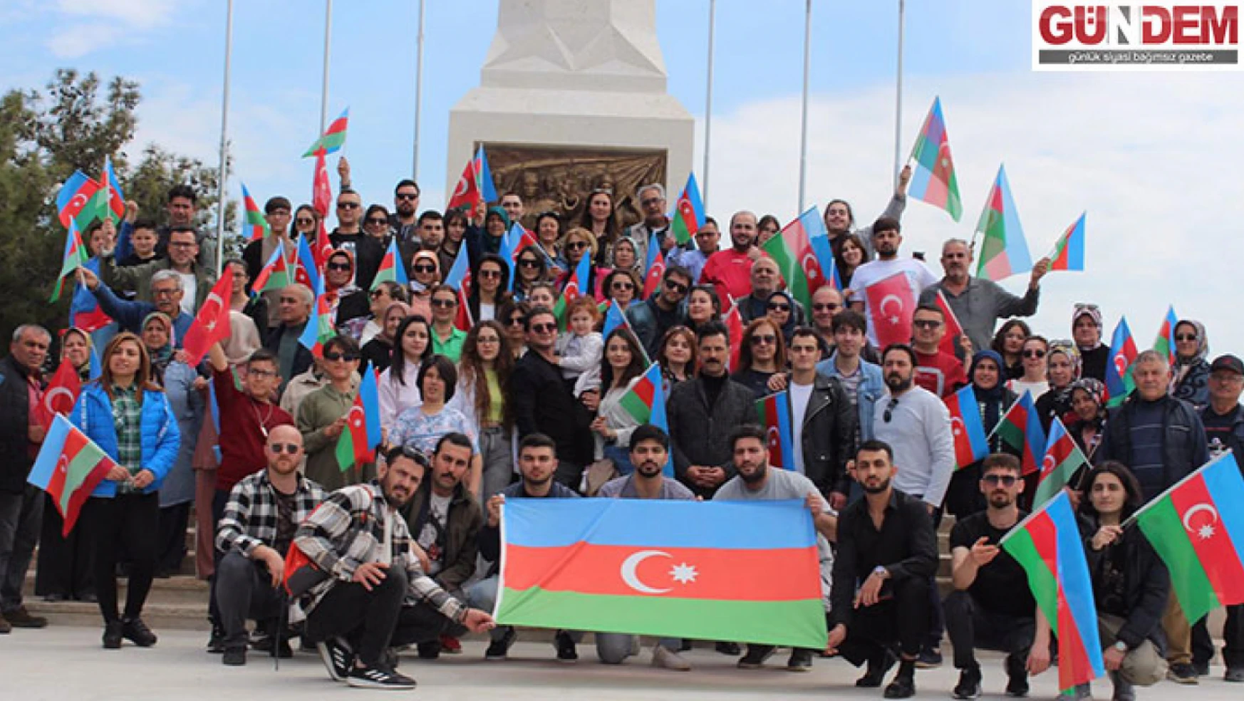 Azerbaycan'dan gelen kafile tarihi yarımadayı ziyaret etti