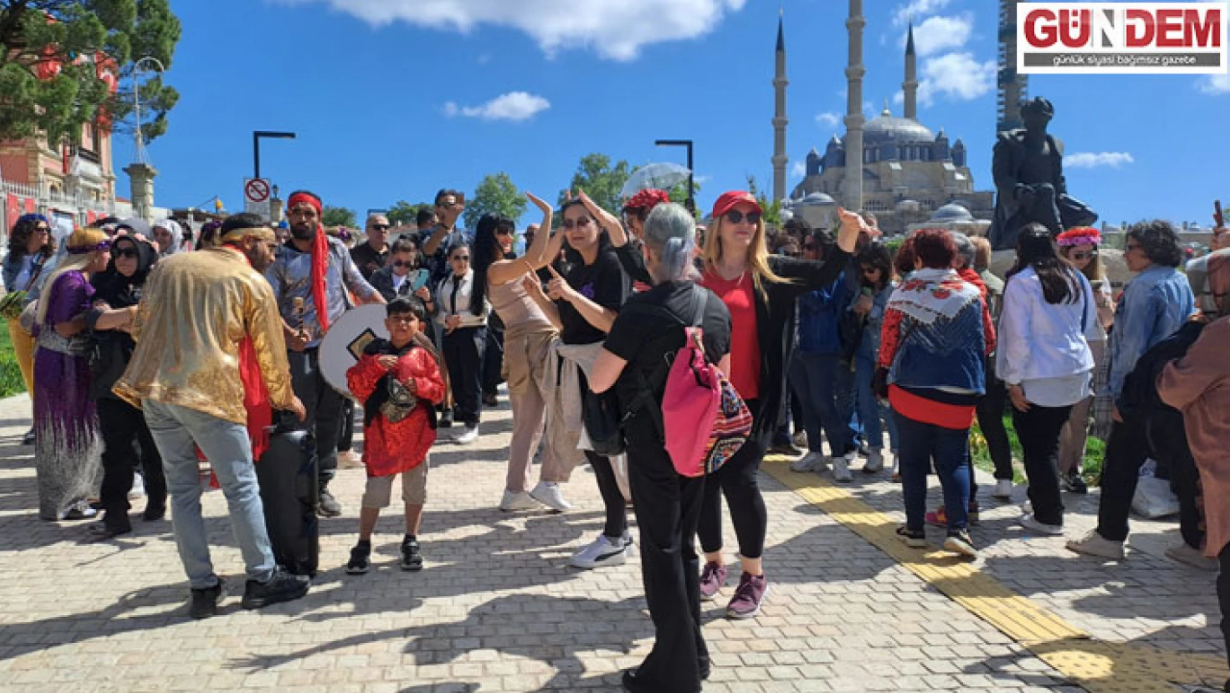 Binlerce kişi şenlikler için Edirne'ye akın etti