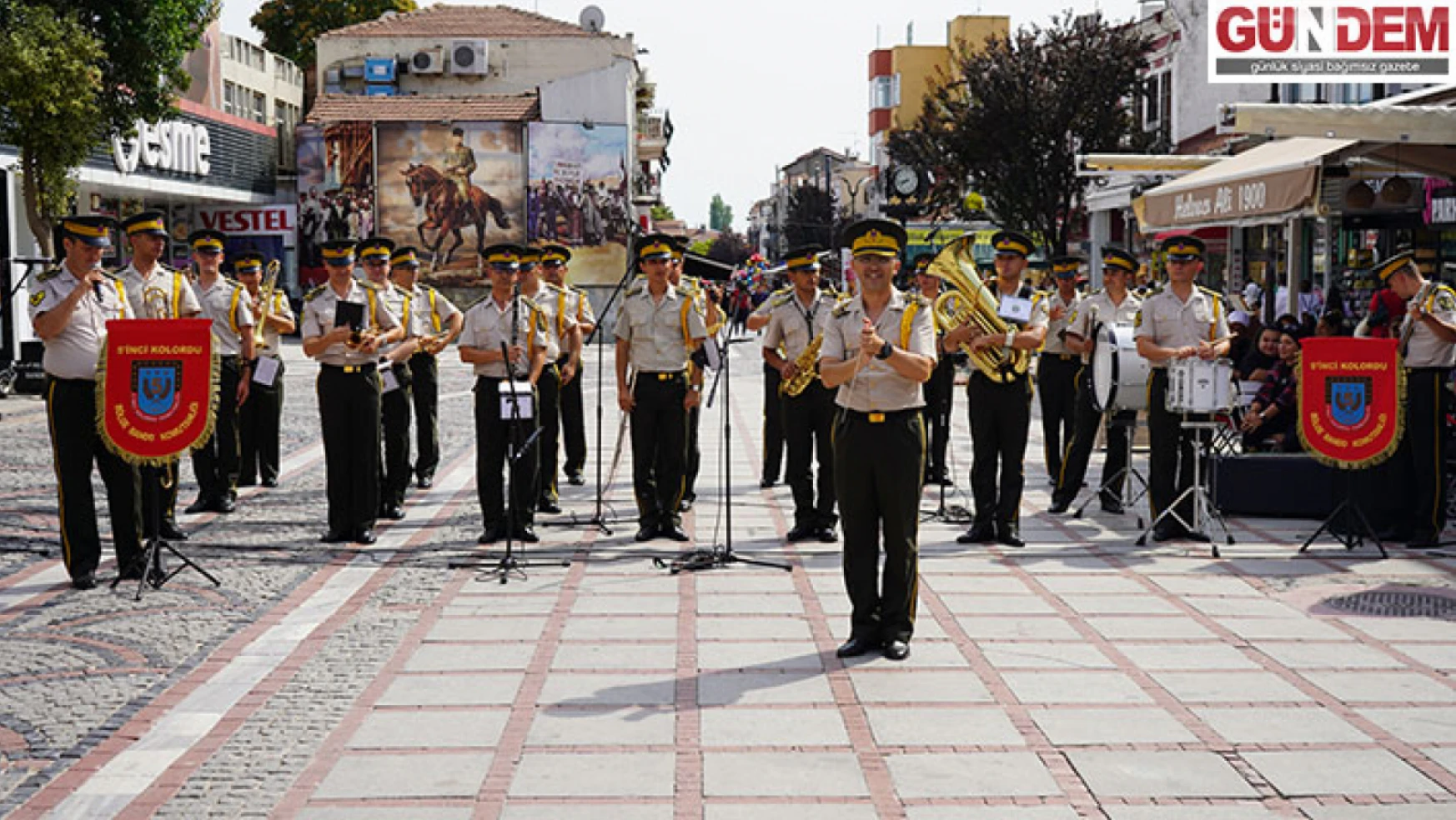 Edirne'de askeri bando Zafer Bayramı konseri verdi