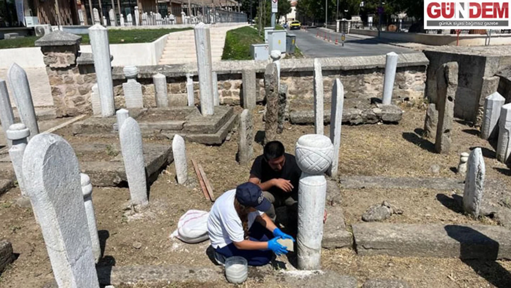 Edirne'de Osmanlı'dan kalma 22 mezar İl Özel İdaresi ekiplerince temizlendi