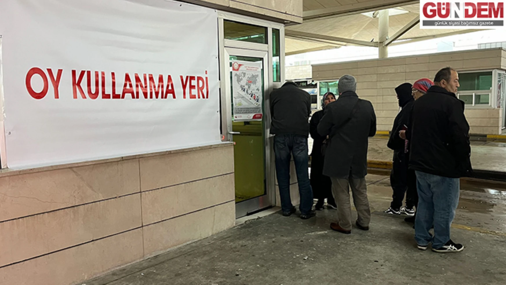 Edirne'de sınır kapılarında oy verme işlemi başladı