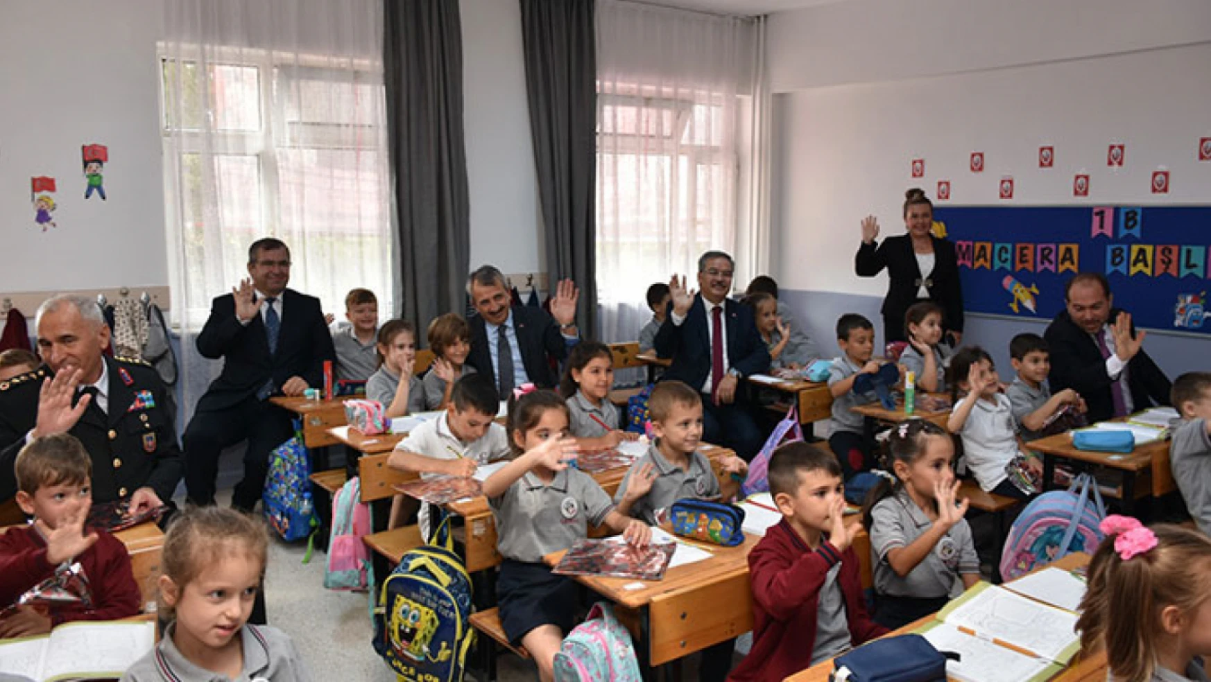 Edirne'de yaklaşık 58 bin öğrenci yeni eğitim dönemi heyecanı yaşadı