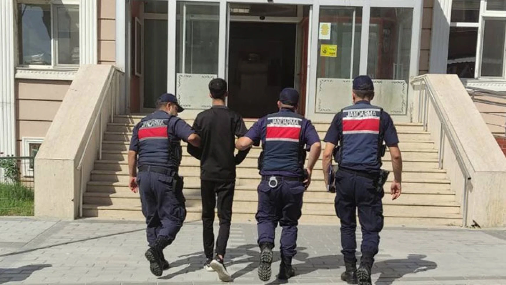 Edirne'de Yunanistan'a kaçmaya çalışan 17 FETÖ mensubu yakalandı