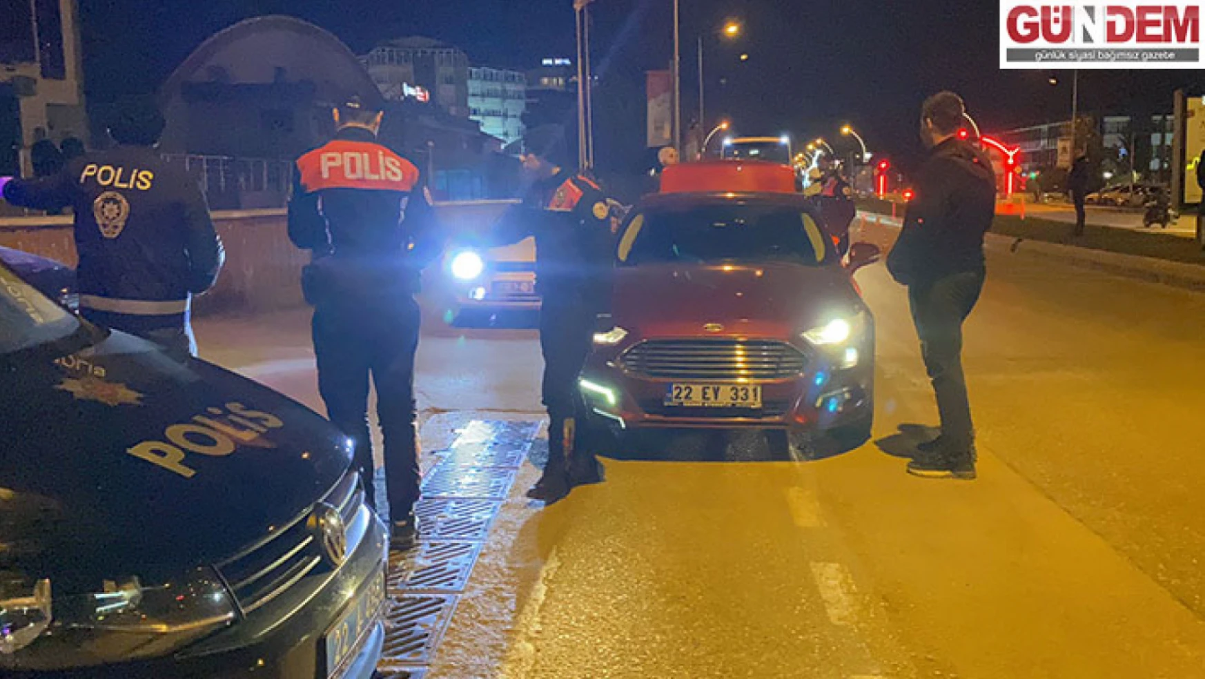 Edirne polisinden 'şok uygulama': Araçlar tek tek arandı