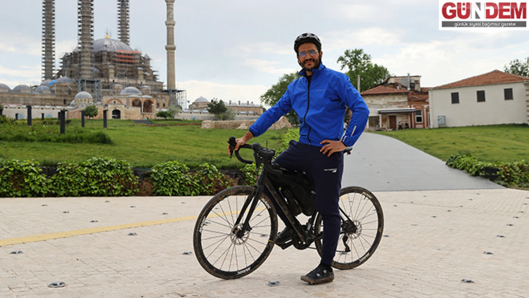 Fransa'dan bisikletle hacca gitmek için yola çıkan Fas asıllı Fransız yazar Türkiye'ye geldi