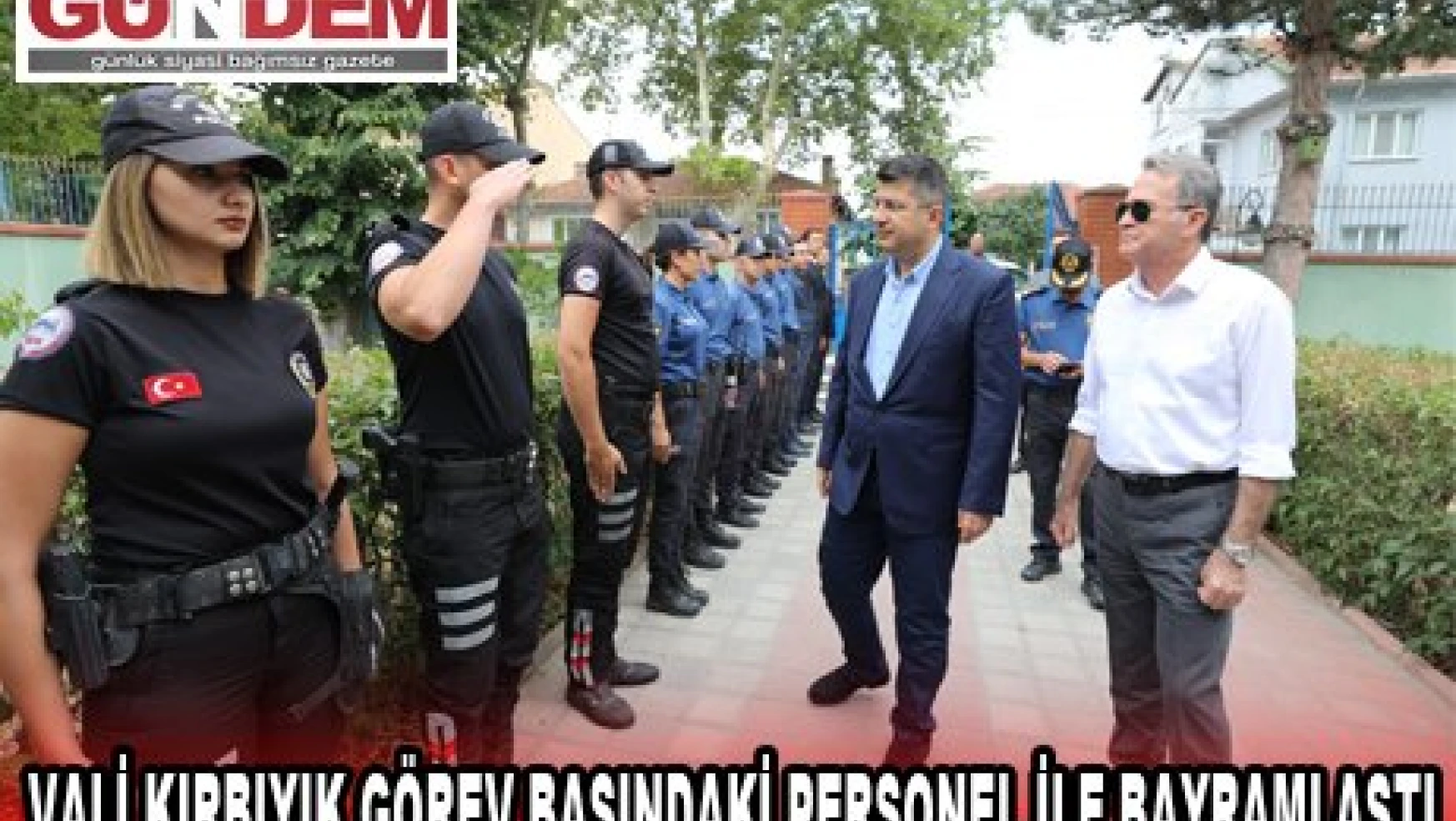 Edirne Valisi H. Kürşat Kırbıyık görev başındaki kamu personeliyle bayramlaştı