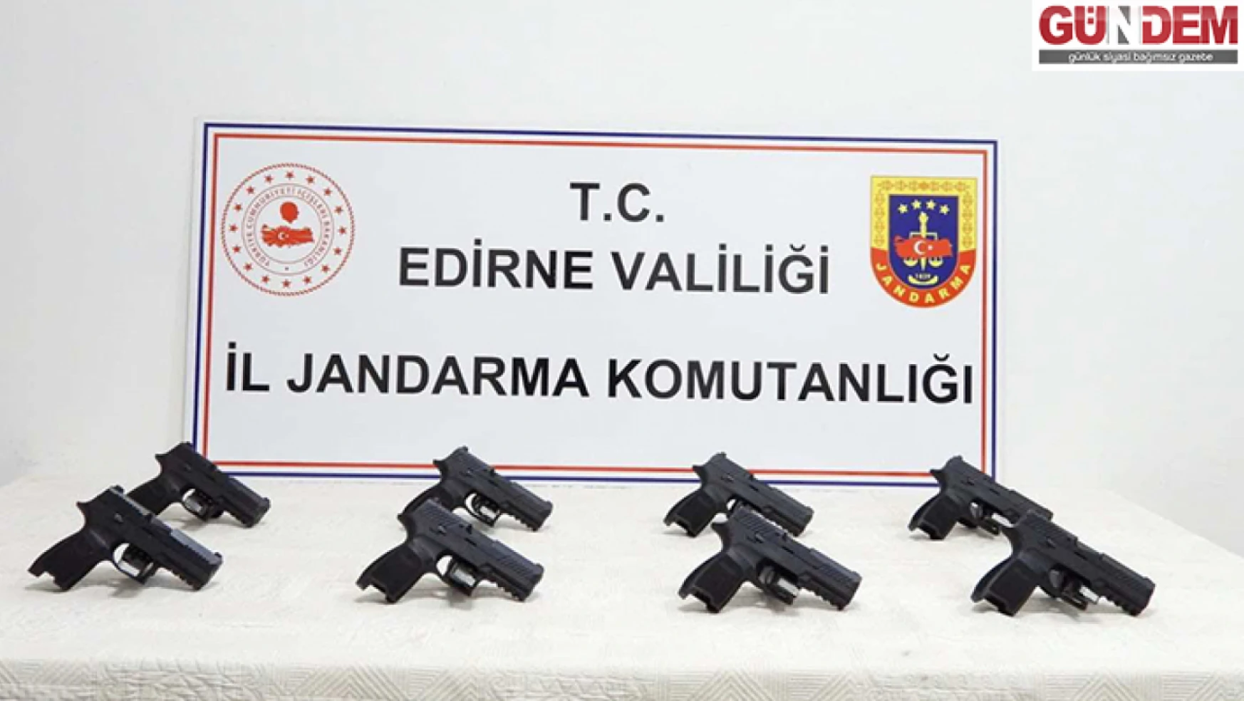 Jandarma ekipleri 8 ruhsatsız tabanca yakaladı
