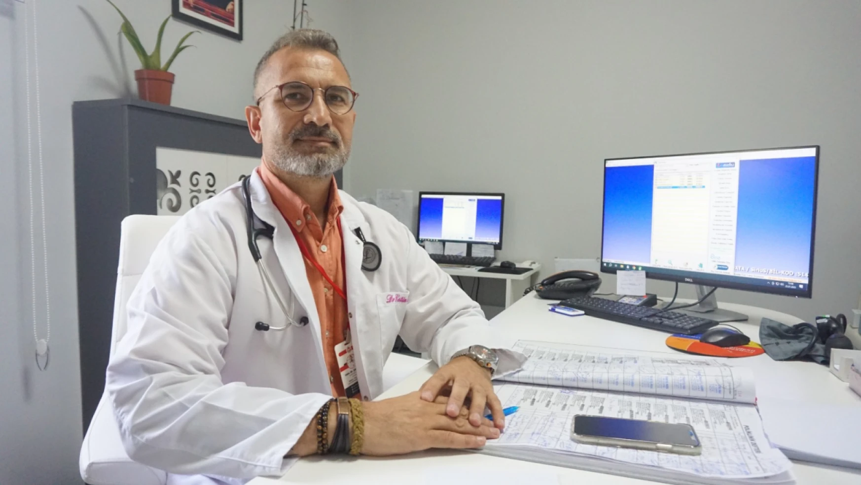  Kardiyoloji Uzmanı Dr. Çetin Gül 'Kalp pili farklı türlerde çeşitli hastalıklarda kullanılıyor'
