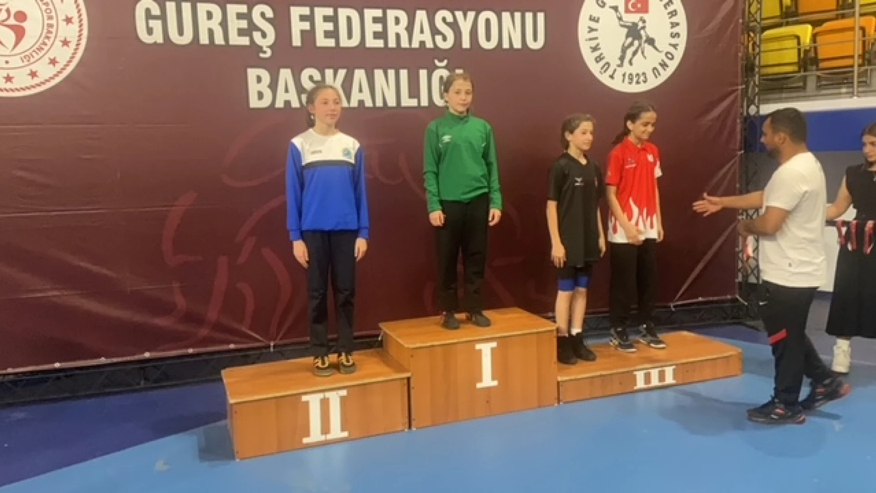 Süloğlu'nun gururu Toprakçı, Türkiye Şampiyonu oldu