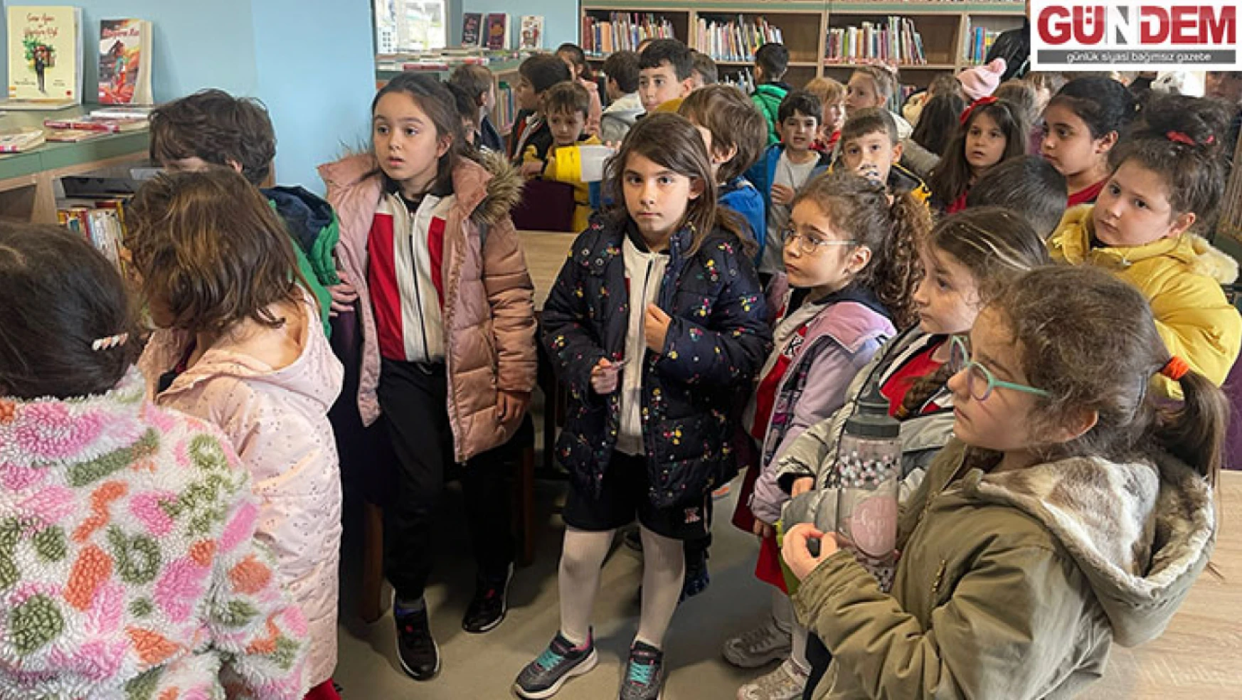 TED Edirne Koleji'nin minik öğrencileri, kütüphaneyi ziyaret etti