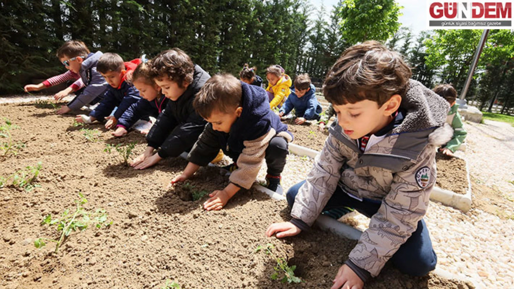 TED Edirne Koleji'nin minik öğrencileri baharın gelişini kutladı