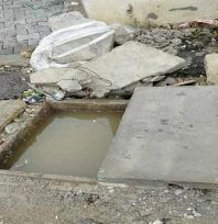 Açık kanalizasyon çukuru kazalara davetiye çıkarıyor