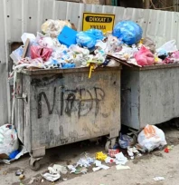 Belediye sınıfta kaldı: Kaleiçi'nde çöp yığınları tepki topluyor