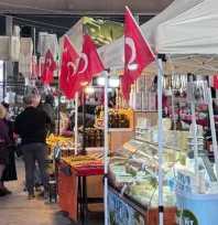 Çarşamba Pazarı bayraklarla süslendi