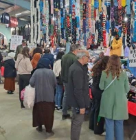 Cuma Pazarı'nda yoğunluk dikkat çekti