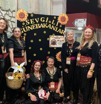 Darbuka grubunun 'Şalvar Gecesi' renkli görüntülere sahne oldu