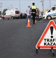 Edirne'de kamyona çarpan otomobilin sürücüsü öldü