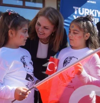 İba, Cumhuriyet coşkusunu vatandaşlarla ve çocuklarla birlikte yaşadı