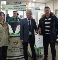 İşlem yaptıranlara fidan hediye edildi