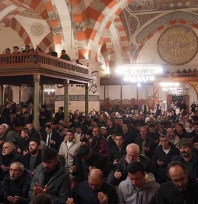 Kandil gecesinde Edirneliler camilerde buluştu