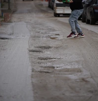 Maarif Caddesi'nde Çalışma Sonrası Yol Çöktü: İki Haftadır Müdahale Yok