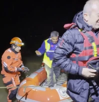 Meriç Nehri taştı, mahsur kalan 2 işçi kurtarıldı