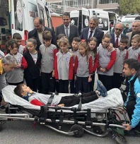 Minik sağlık elçileri arkadaşlarına ilk yardımı öğretti