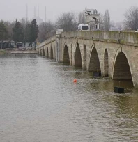 Nehirlerde yükseliş, barajda turuncu alarm