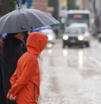 Sağanak yağış vatandaşları hazırlıksız yakaladı