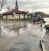 Su patlağı nedeniyle tonlarca su boşa aktı