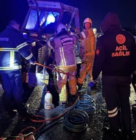 Tırla çarpışan traktörün sürücüsü sıkıştığı yerden itfaiye ekiplerince kurtarıldı