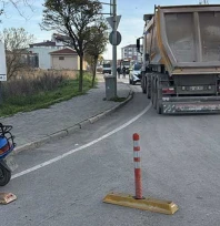 Tırla motosiklet çarpıştı