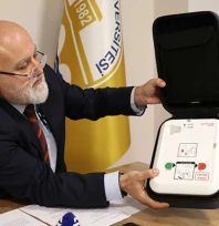 Trakya Üniversitesi'nde 11 noktaya ani kalp durmalarına karşı OED cihazları yerleştirildi