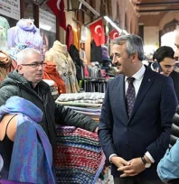 Vali Sezer, tarihi çarşı esnafıyla bir araya geldi
