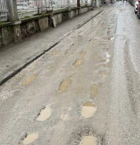 Yağışın Ardından Sokaklar Köstebek Yuvasına Döndü