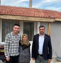 Yaşlı kadına hayırseverlerin desteğiyle ev yaptırıldı