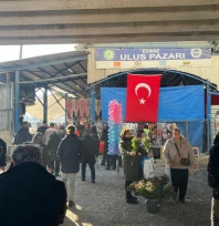 Yıl sonu alışverişi Cuma Pazarı'nda yoğunluk oluşturdu