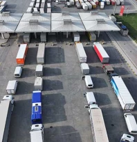 Yunanistan'daki çiftçi eylemi nedeniyle İpsala'dan geçemeyen tır şoförleri Kapıkule ve Hamzabeyli'ye yöneldi