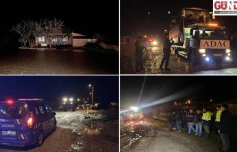 Abalar köyünde 3 ev ile 3 ahırın giriş bölümlerini su bastı